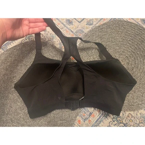 Victorias Secret On Point Sport Bra 34DD Black Grey Print High Impact Racerback - Picture 2 of 3